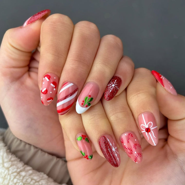 Art nail set with festive candy cane and Christmas motifs Bowlift