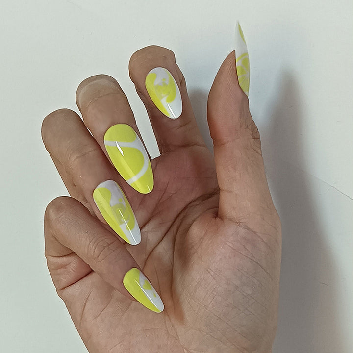 Artificial nails with fruity lime motif Bowlift