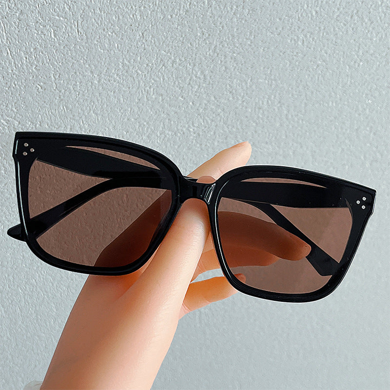 Women's fashionable oversized sunglasses in retro style Bowlift