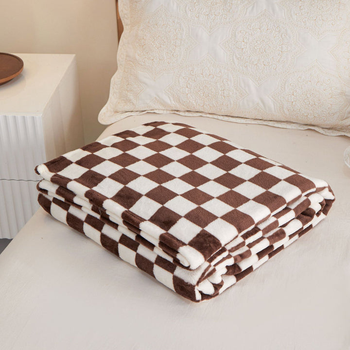 Cozy Checkered Fleece Blanket