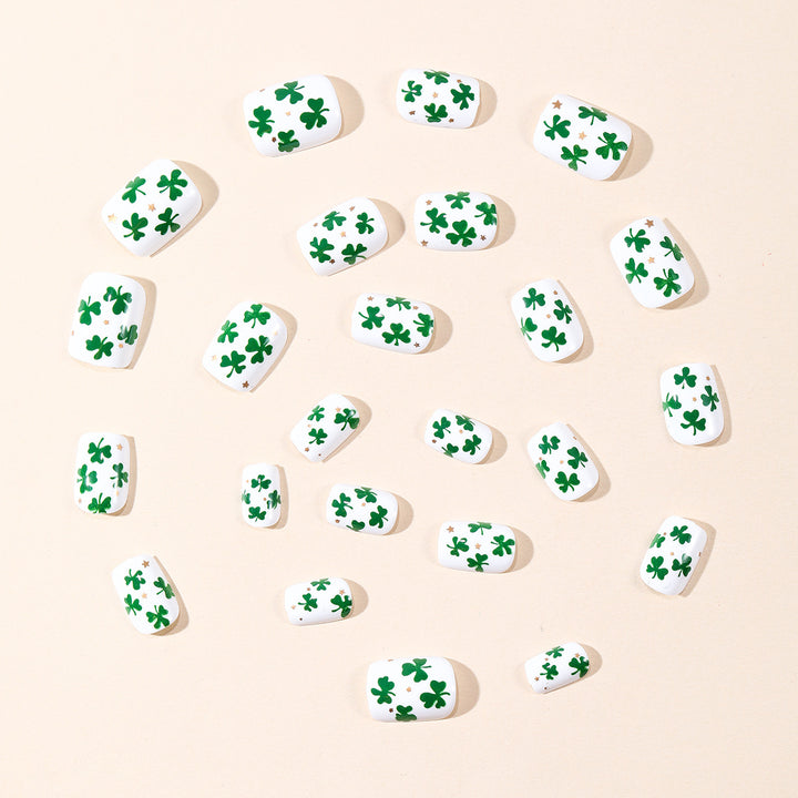 Shamrock-Themed Nail Art Extensions Bowlift