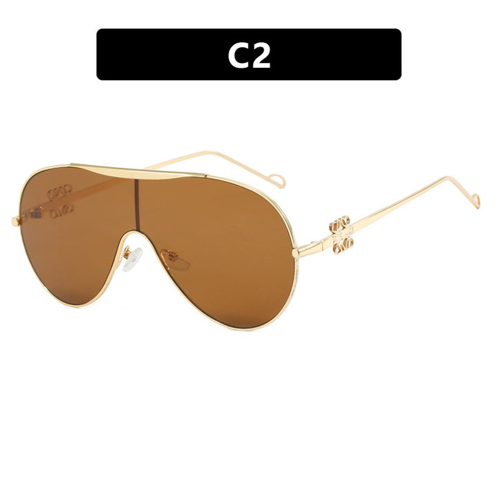 Ladies UV Protection Sunglasses in Fashionable Pilot Style Bowlift