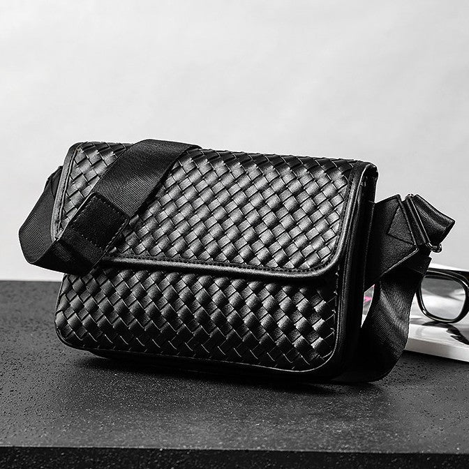 Elegant shoulder bag with braided design Bowlift