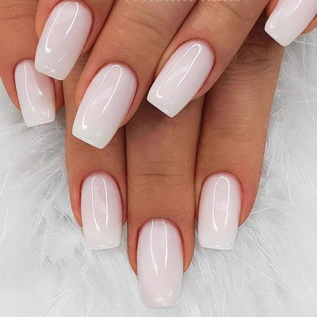 Glamorous nail designs Bowlift