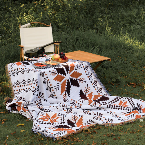 Patterned Throw Blanket Bowlift