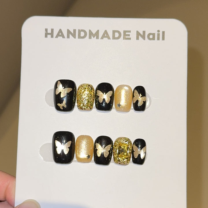 Artificial nails with elegant butterfly design Bowlift