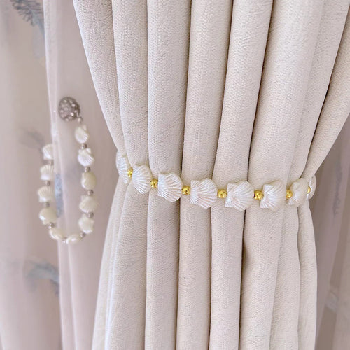 Decorative Shell Necklace Bowlift