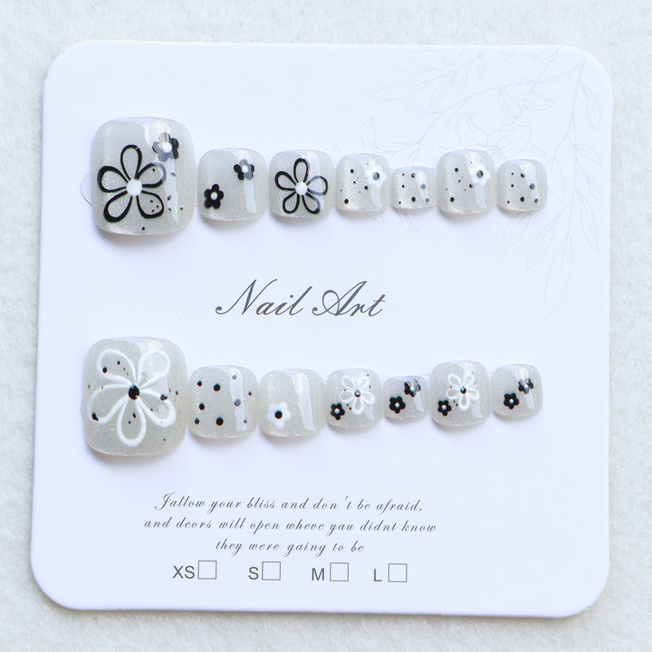 Floral Themed Press-On Nail Art Collection Bowlift