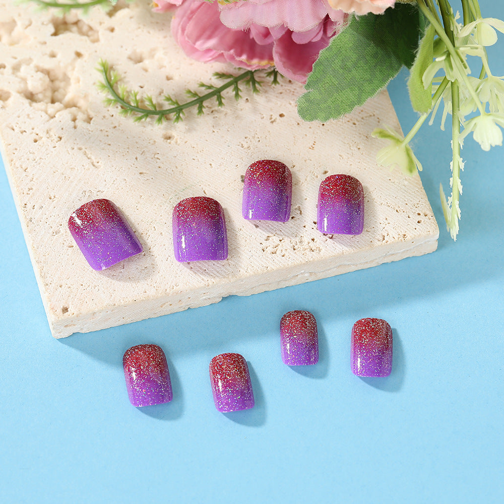 Glittering artificial nails with gradient Bowlift