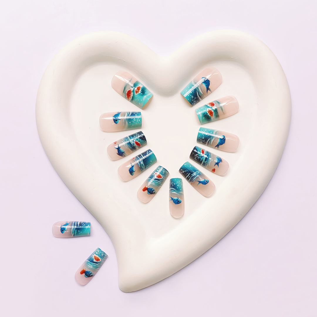 Artificial nail set with maritime design Bowlift