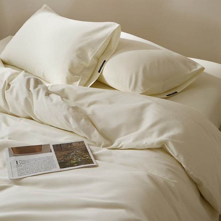 Premium duvet cover set made of cotton satin with fine percale texture and hotel closure