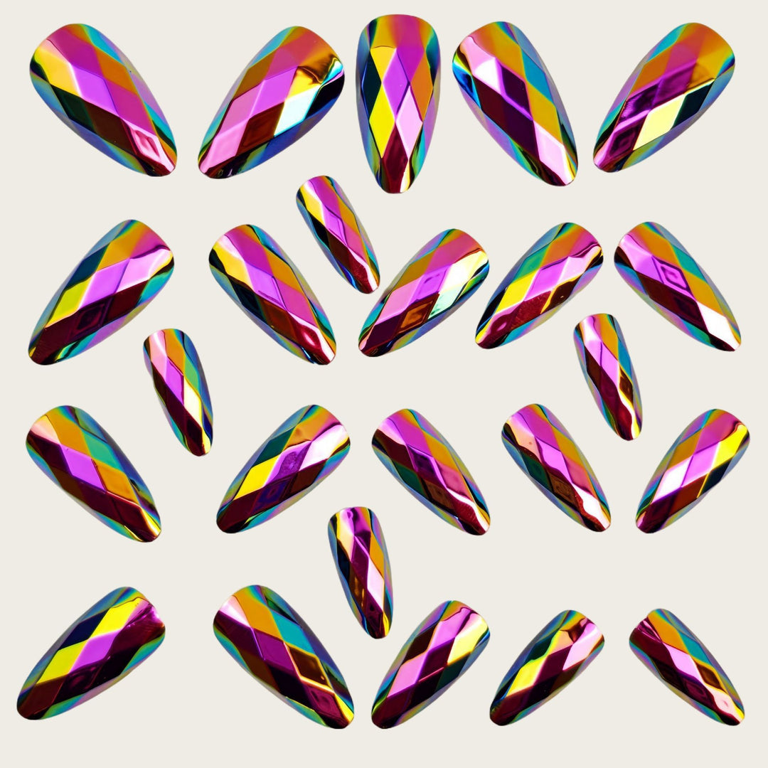 Shiny Stiletto Fake Nails with Diamond Surface Texture Bowlift