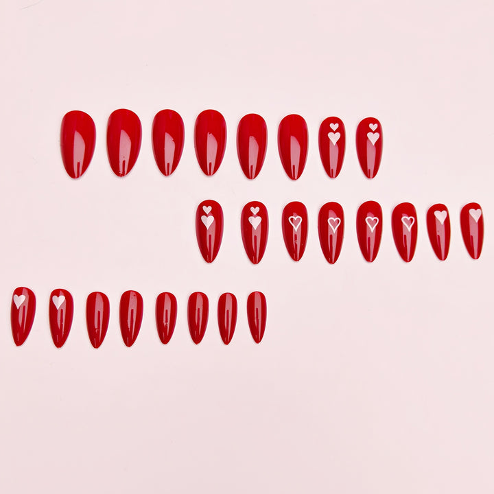 Artificial nails with romantic heart design Bowlift