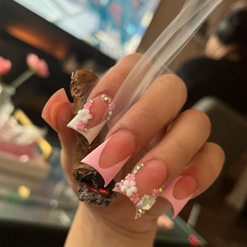 Elegant Stiletto Press-On Nail Art with Rhinestone Accents Bowlift