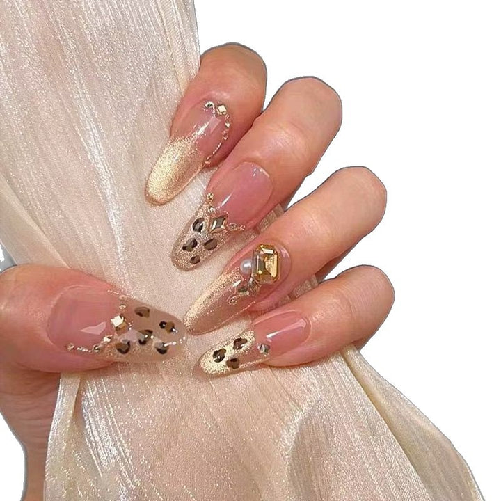 Glamorous artificial nails with creative 3D applications Bowlift