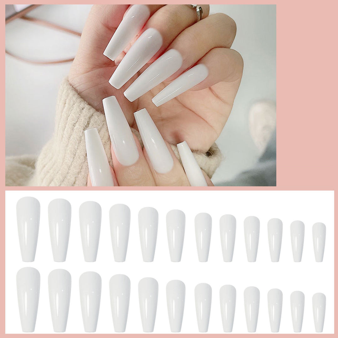 Artificial nail set with elegant tips and glossy finish Bowlift