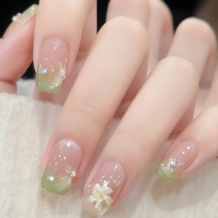 Creative Nail Art Bowlift