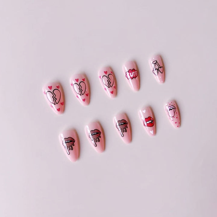 Artificial nail set with playful lip and heart motifs Bowlift