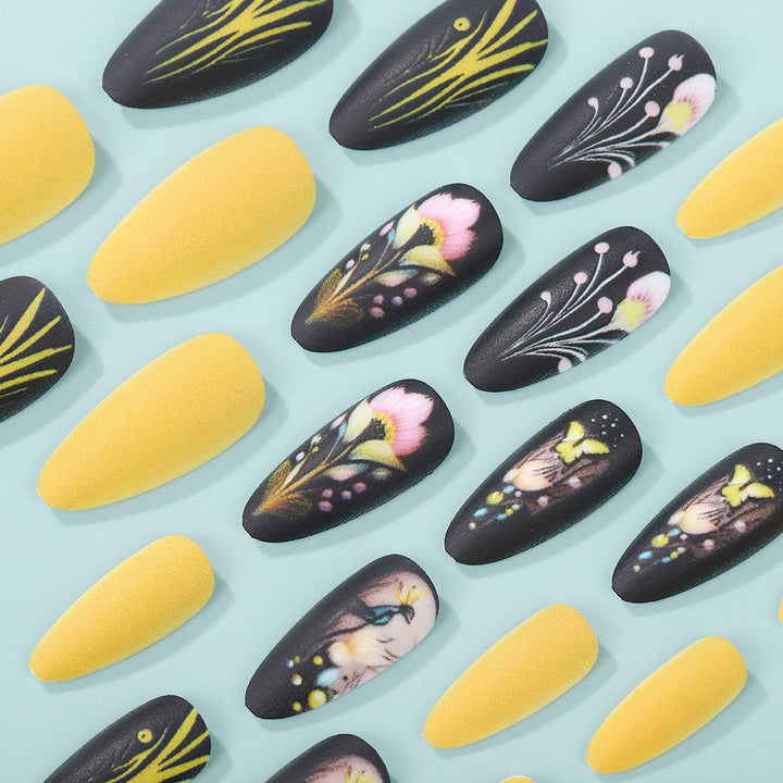 Artificial nails with floral patterns and accessories Bowlift