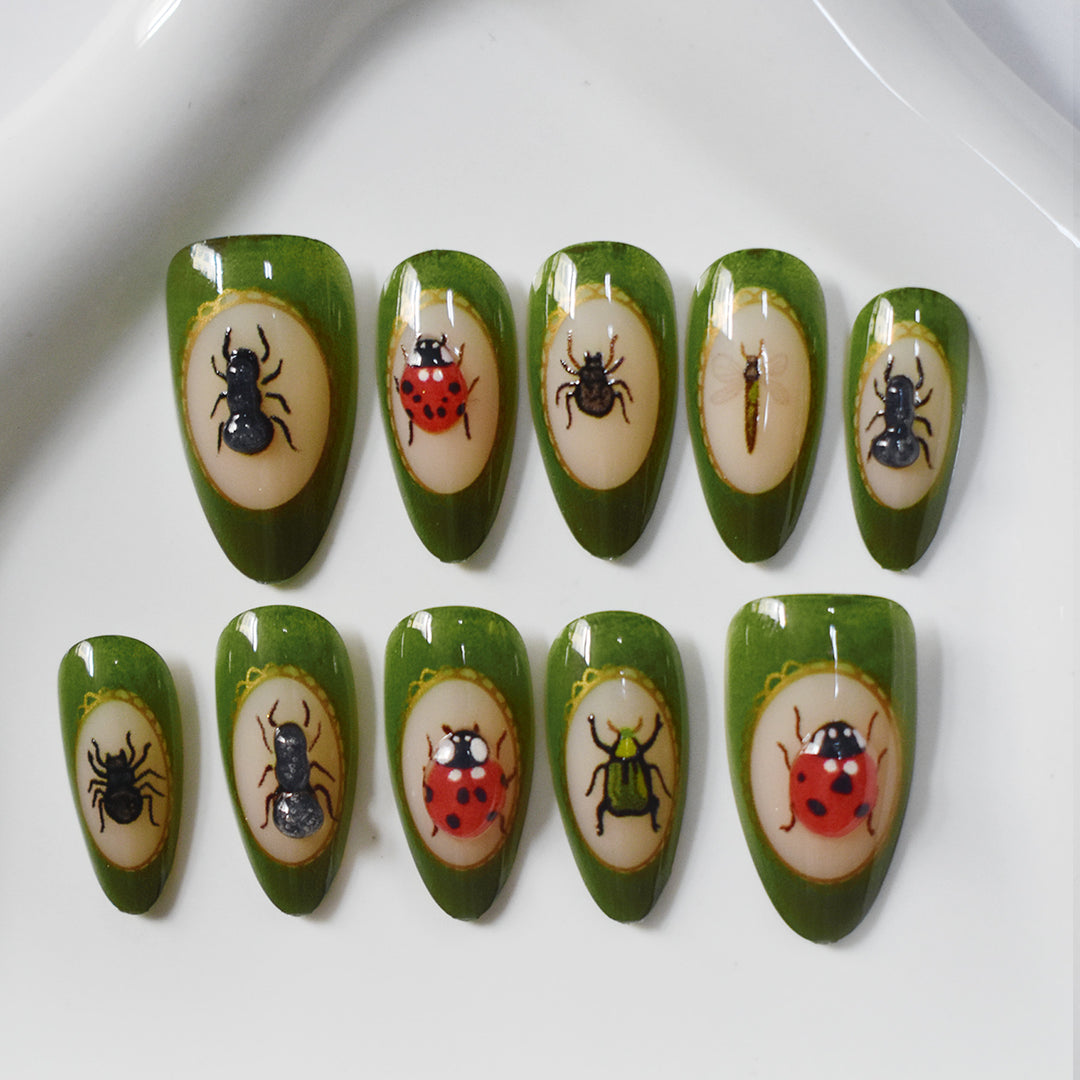 Artistic Insect-Embellished Press-On Nail Art Bowlift