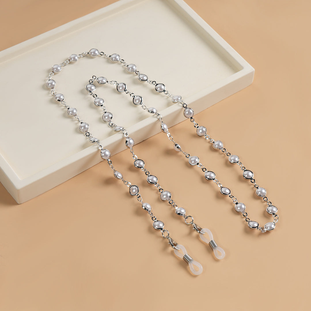 Elegant Pearl-Linked Eyewear Chain Bowlift