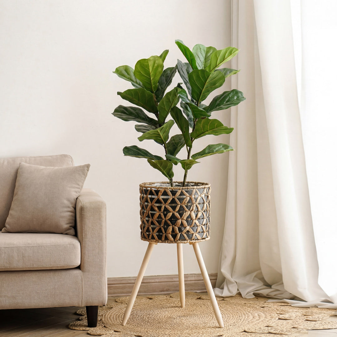 Plant stand made of braided material Bowlift