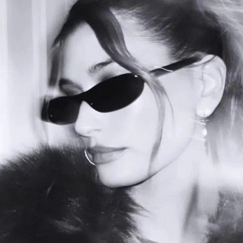 Ladies fashionable sunglasses in elegant cat-eye style Bowlift