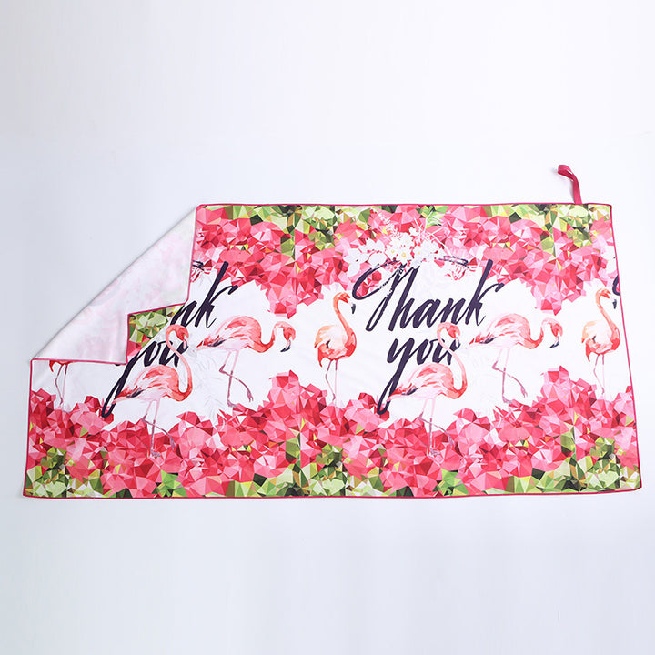 Beach towel with eye-catching flamingo design and quick-drying material Bowlift
