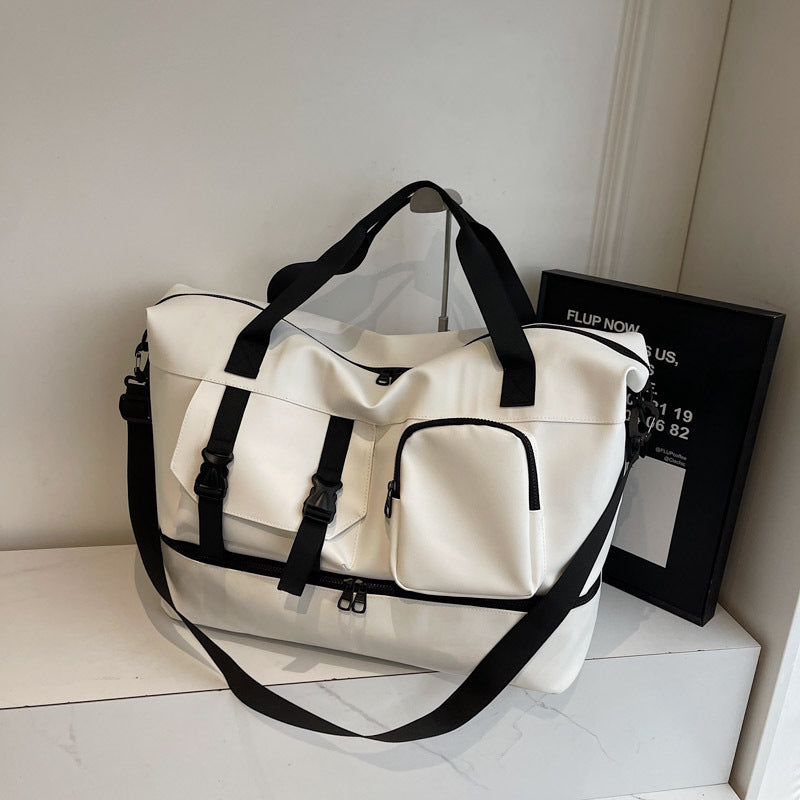 Robust Sport Duffel Bag with Multiple Exterior Pockets Bowlift