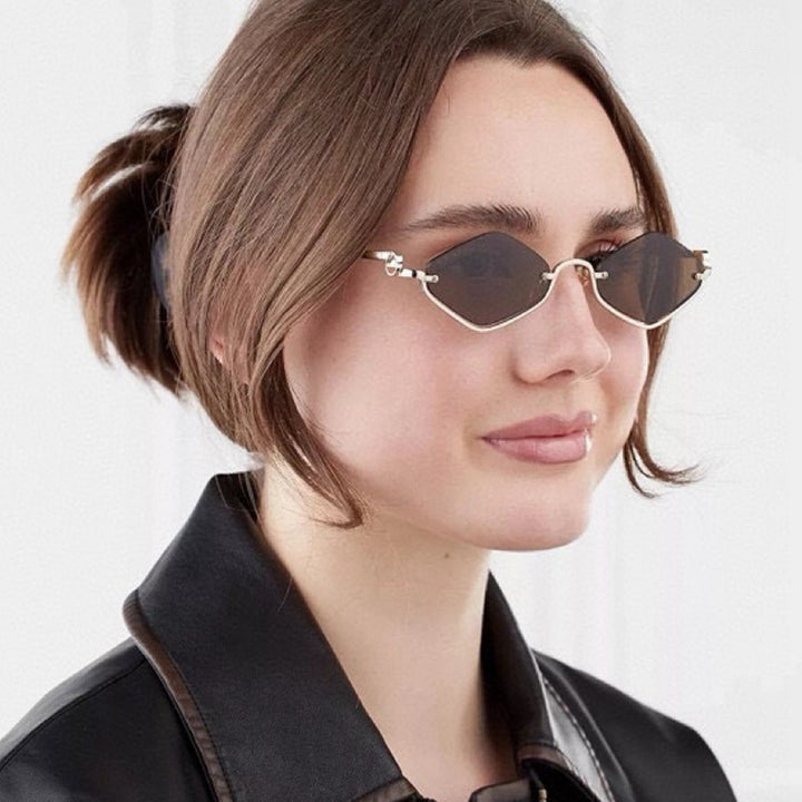 Ladies sunglasses in an elegant, geometric design Bowlift