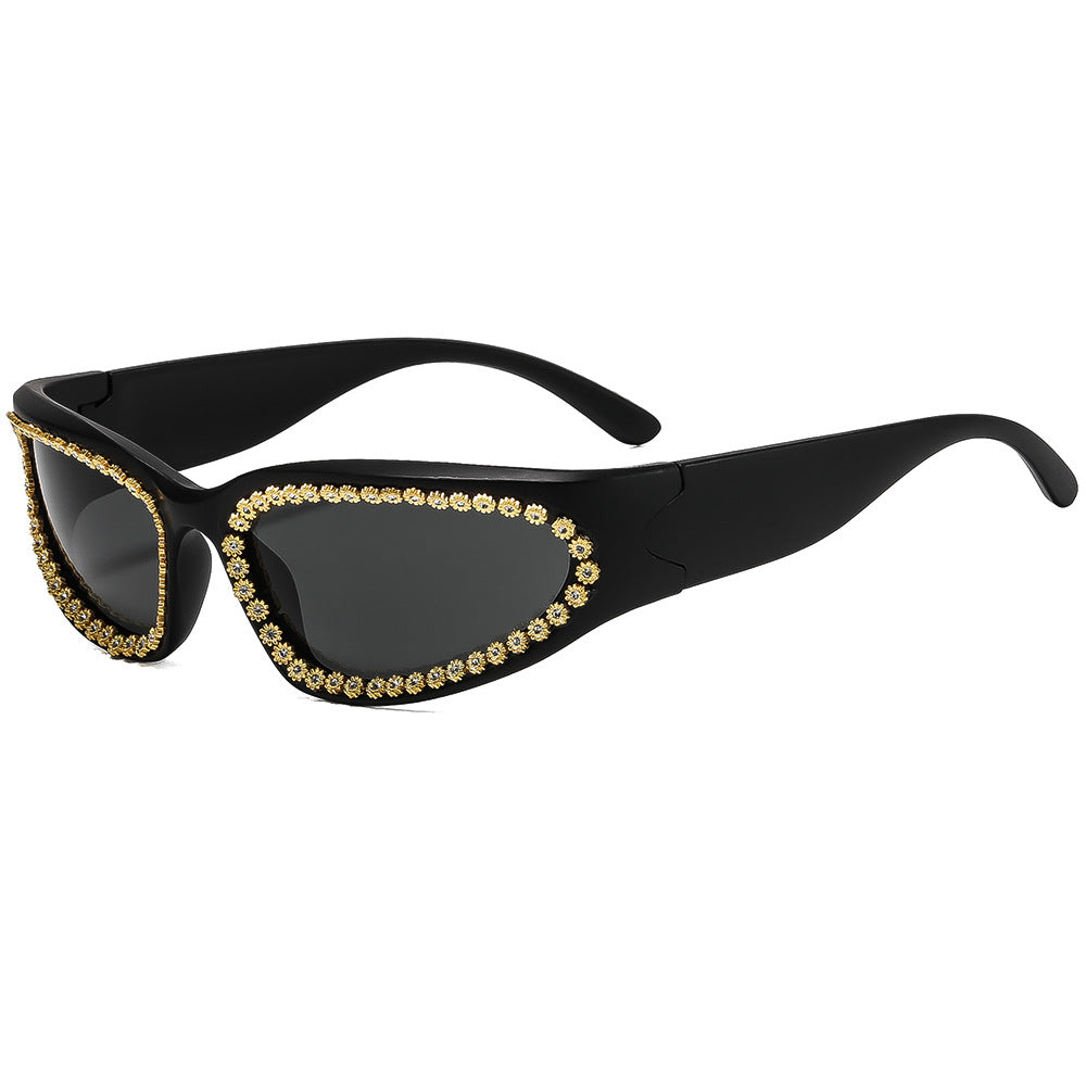 Women’s fashionable sunglasses with glamorous crystal frame Bowlift