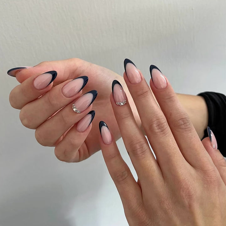 Stylish Press-On Nail Set with Artistic Leopard Design Bowlift