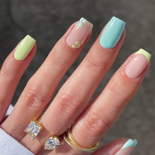 Artful nail extensions in trendy floral design Bowlift
