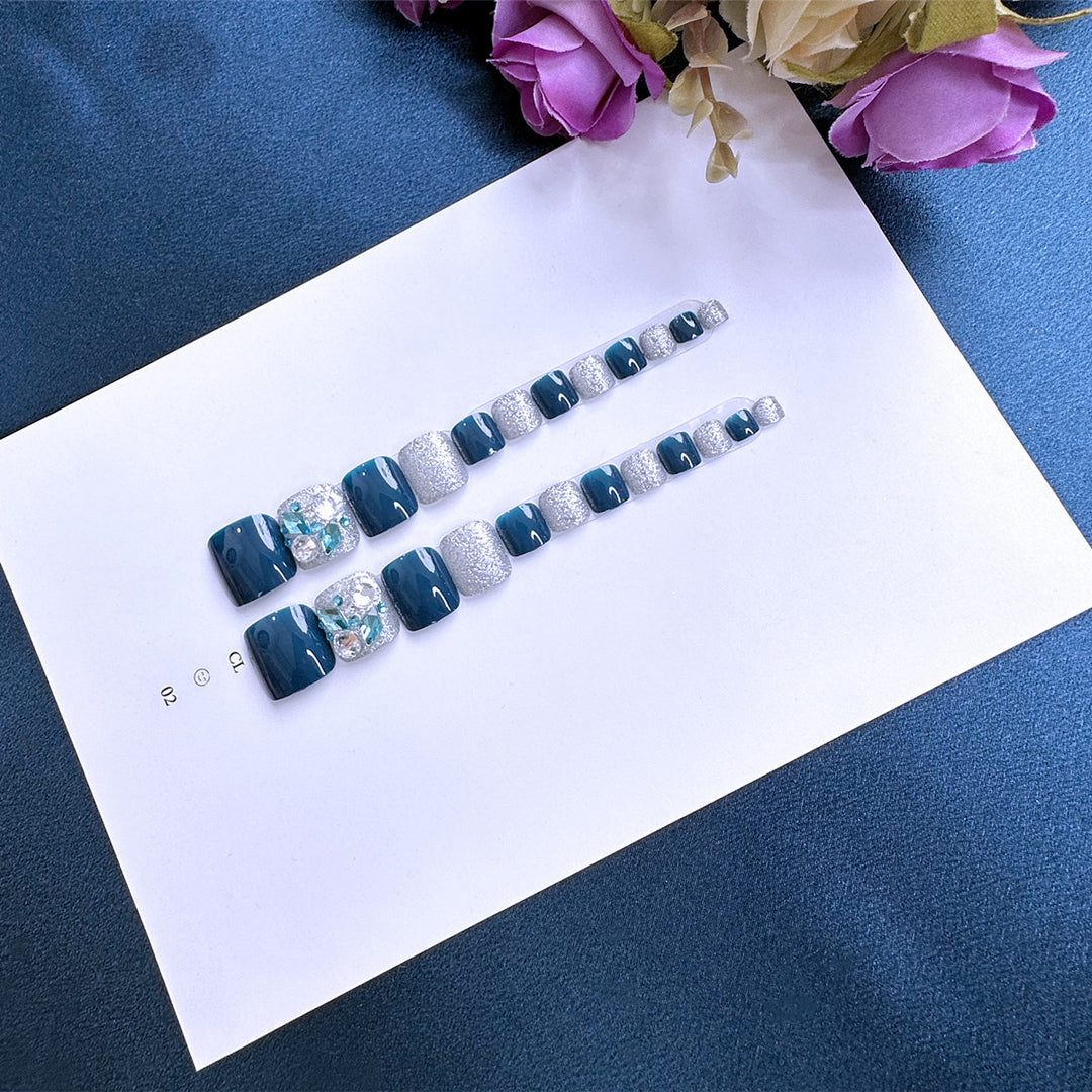 Nail art with glamorous rhinestone accents Bowlift