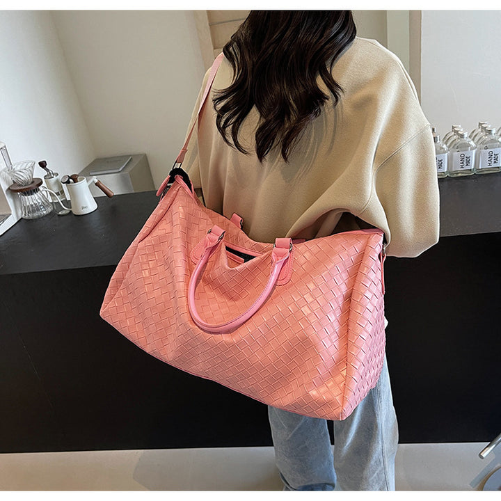 Elegant and Structured Travel Bag Bowlift