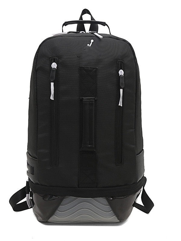 Sporty backpack with insulating bottom and water-repellent surface Bowlift