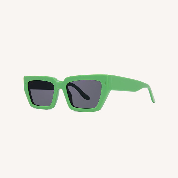 Ladies fashionable sunglasses in trendy, elegant design Bowlift
