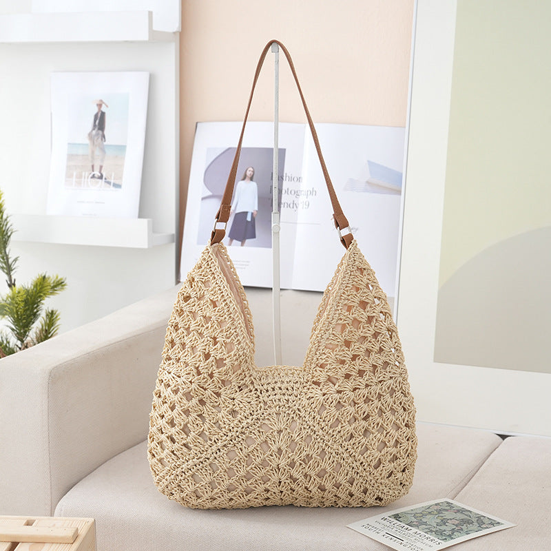 Handmade shoulder bag made from natural materials Bowlift
