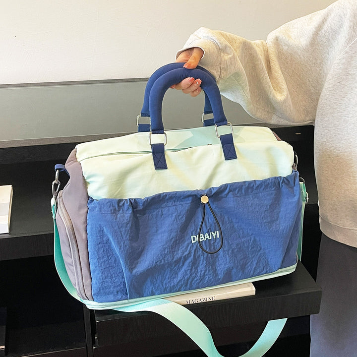 Versatile Multi-Functional Weekend Duffle Bowlift