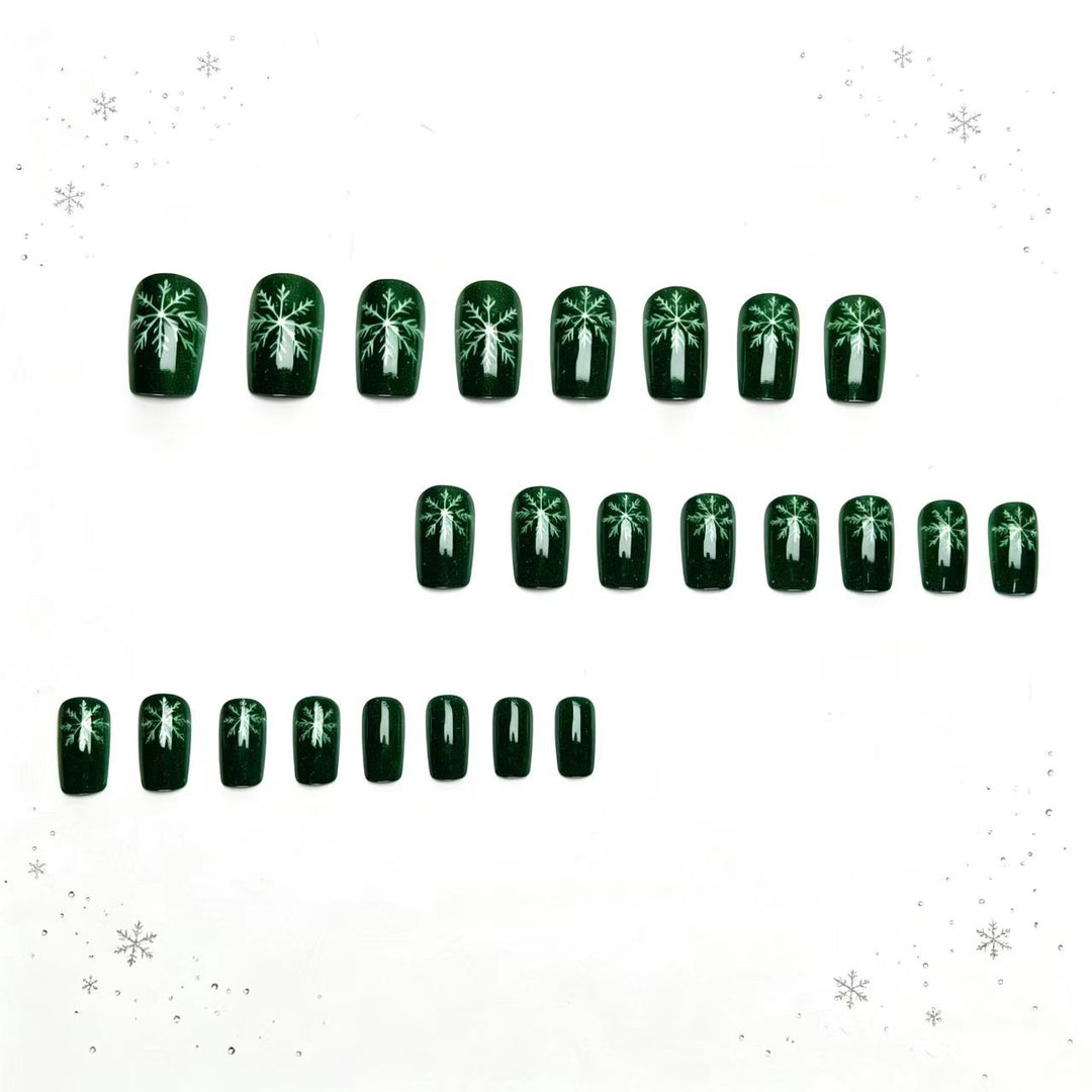 Winter-Themed Nail Art Bowlift