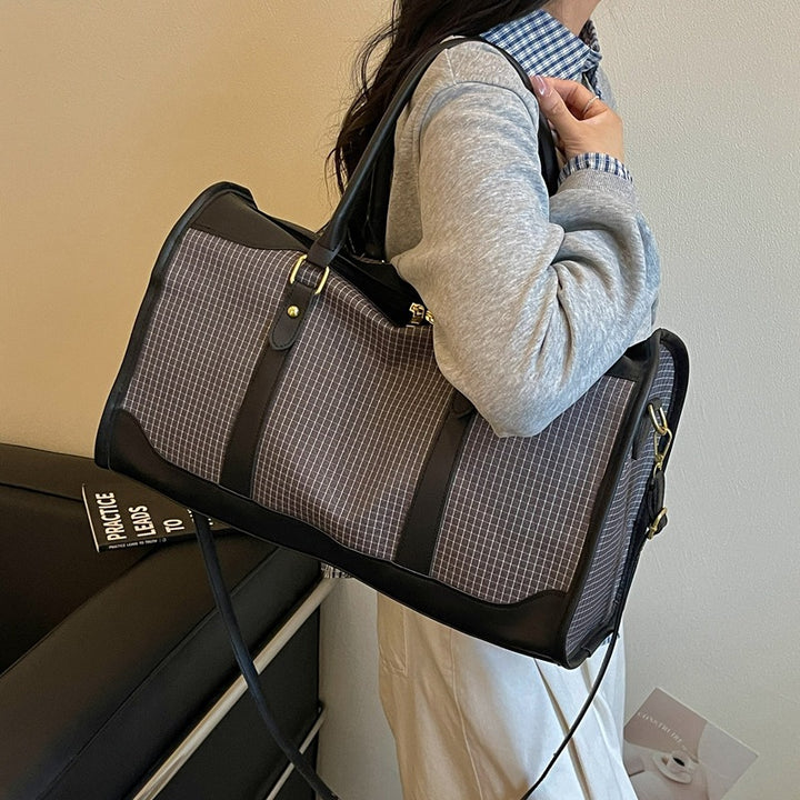 Elegant Handbag Bowlift