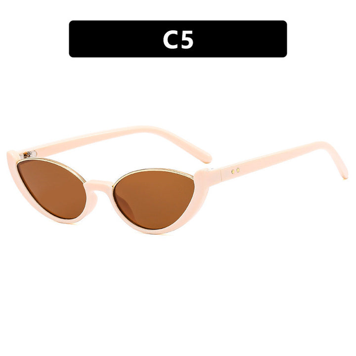 Women's Cat-Eye Sunglasses with Mirrored Lenses and Elegant Frame Bowlift
