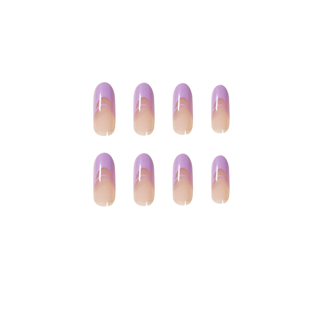 Elegant artificial nails with fine ombre design and noble accents Bowlift