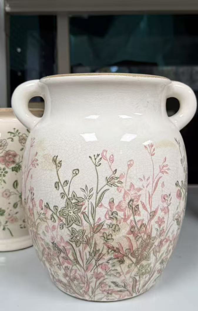 Flower decoration vessel with playful pattern Bowlift