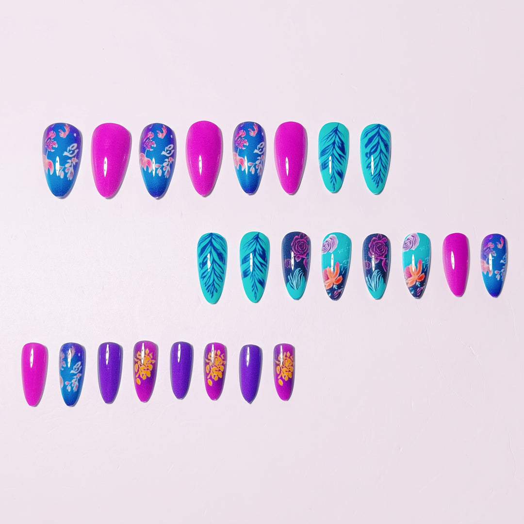Artificial nails with floral designs Bowlift
