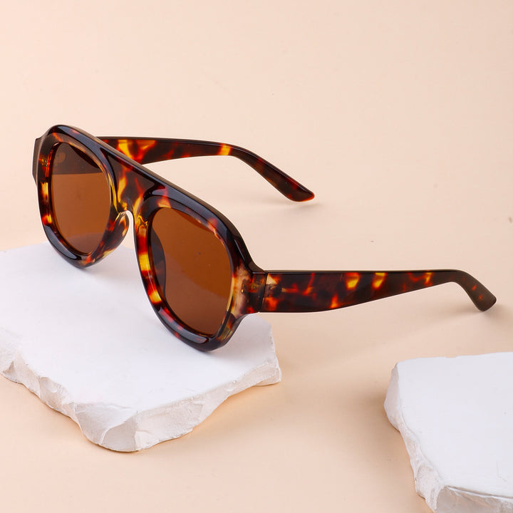 Women Designer Glasses in Retro Style Bowlift