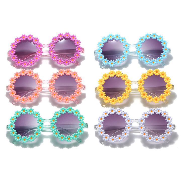 Women stylish sunglasses with floral applications Bowlift
