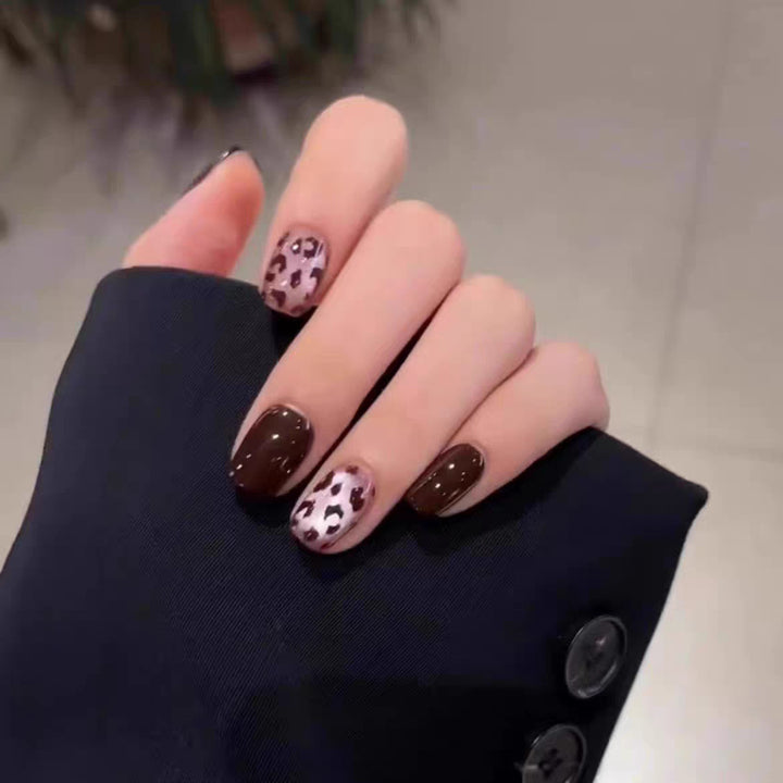 Elegant and Trendy Nail Set Bowlift