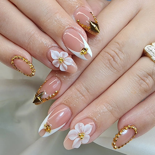 Artificial nail set with elegant flower and gold accents Bowlift