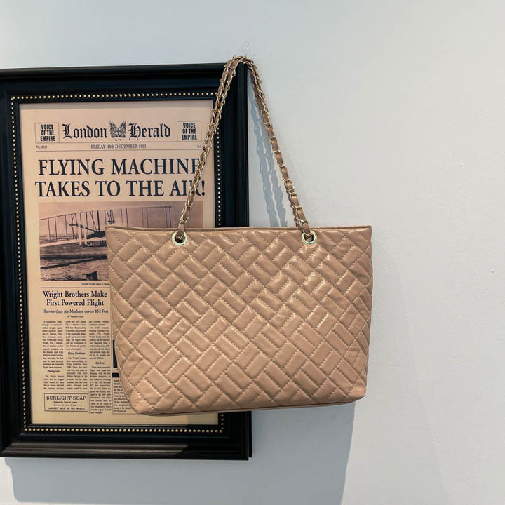 WoQuilted Tote Bag with Chain Handles Bowlift